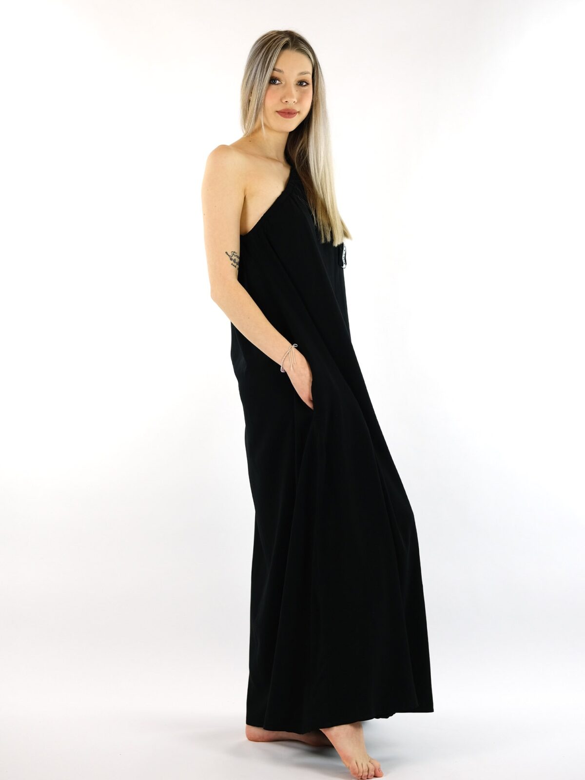 faceoff women maxi black b